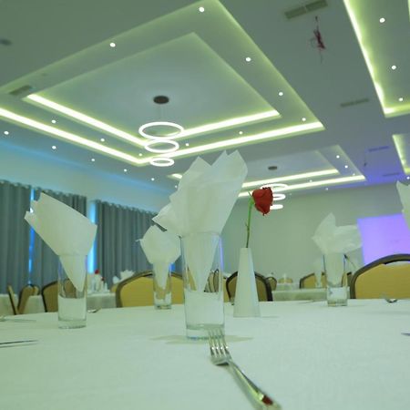 Check Inn Hotel Addis Abeba Buitenkant foto