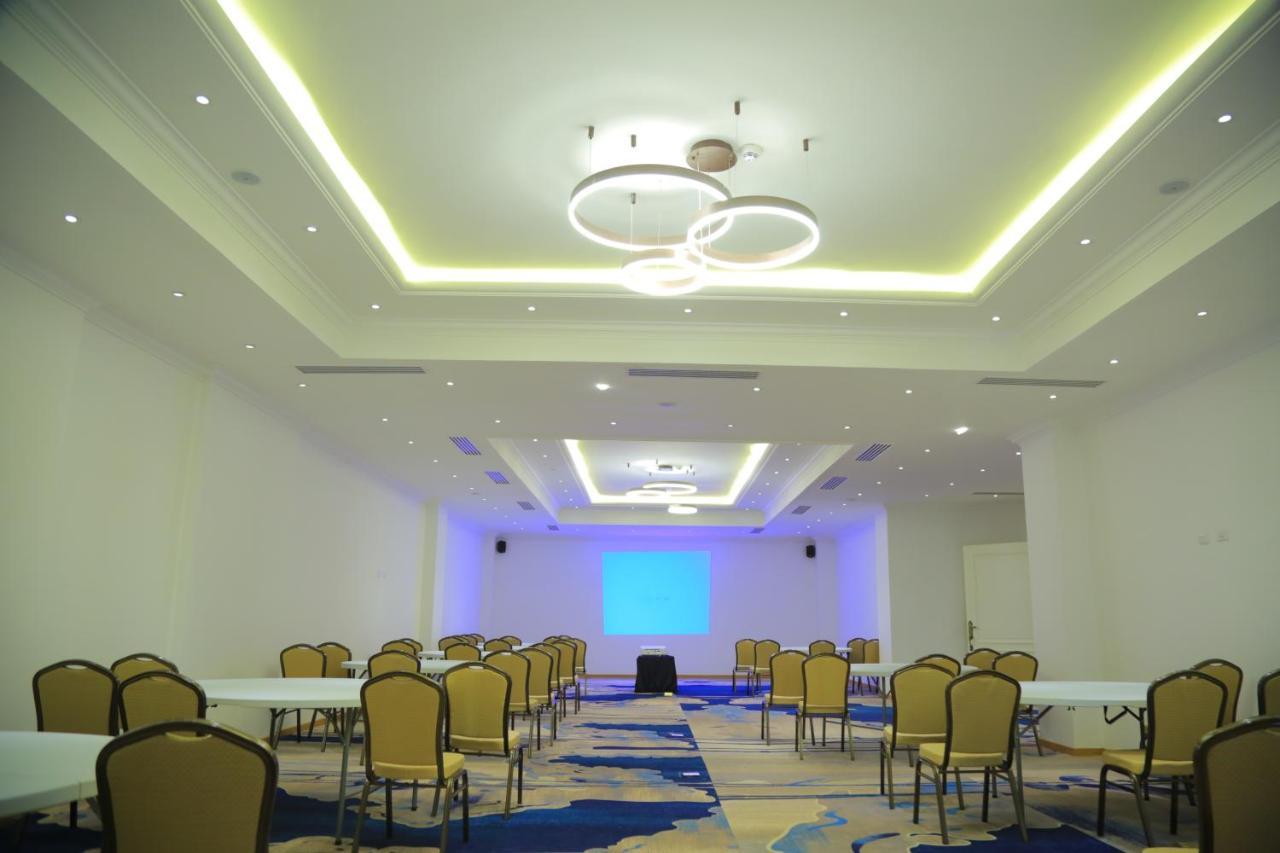 Check Inn Hotel Addis Abeba Buitenkant foto