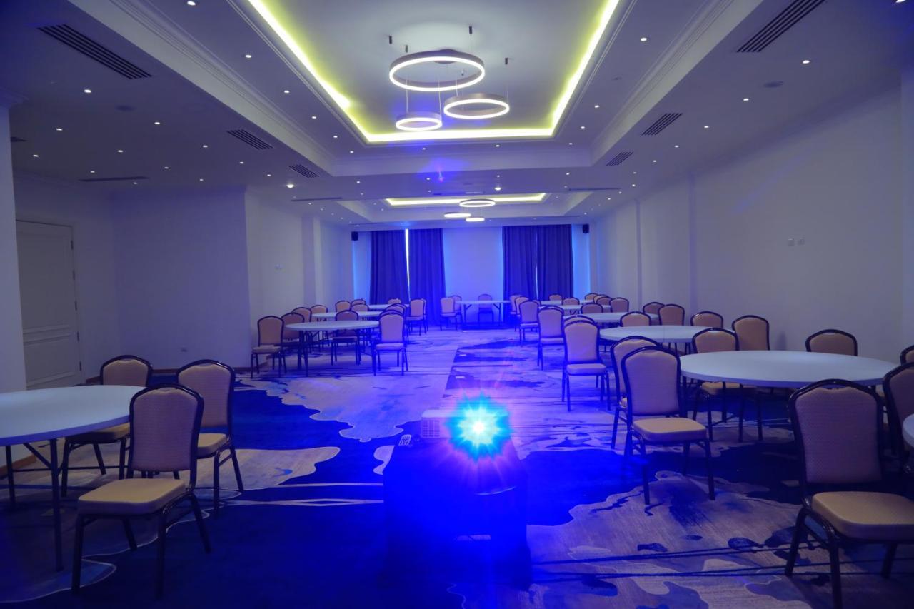 Check Inn Hotel Addis Abeba Buitenkant foto