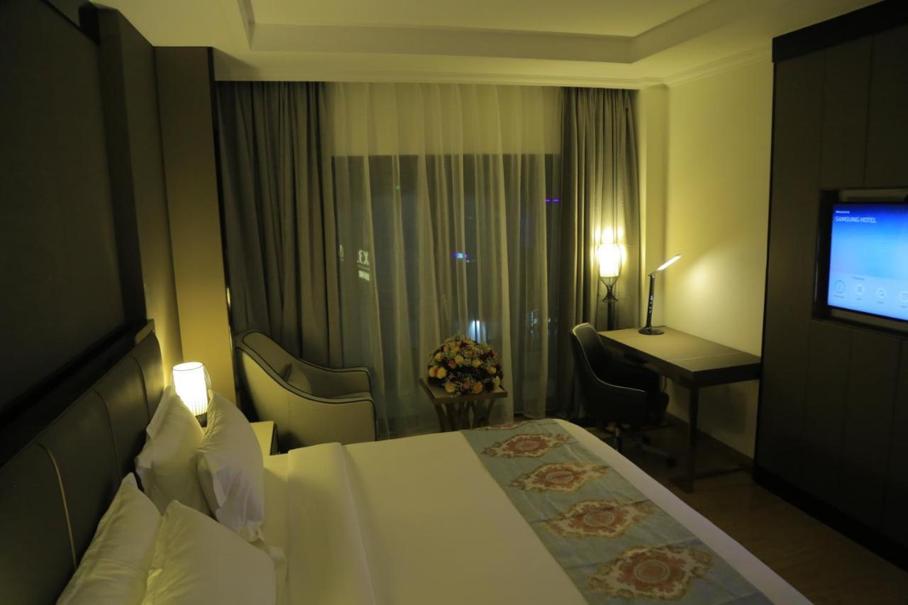 Check Inn Hotel Addis Abeba Buitenkant foto