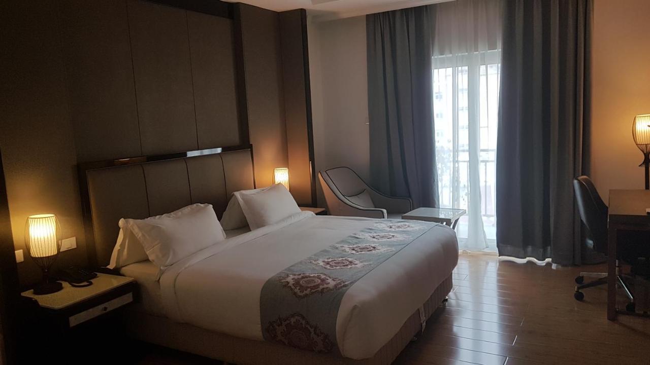 Check Inn Hotel Addis Abeba Buitenkant foto